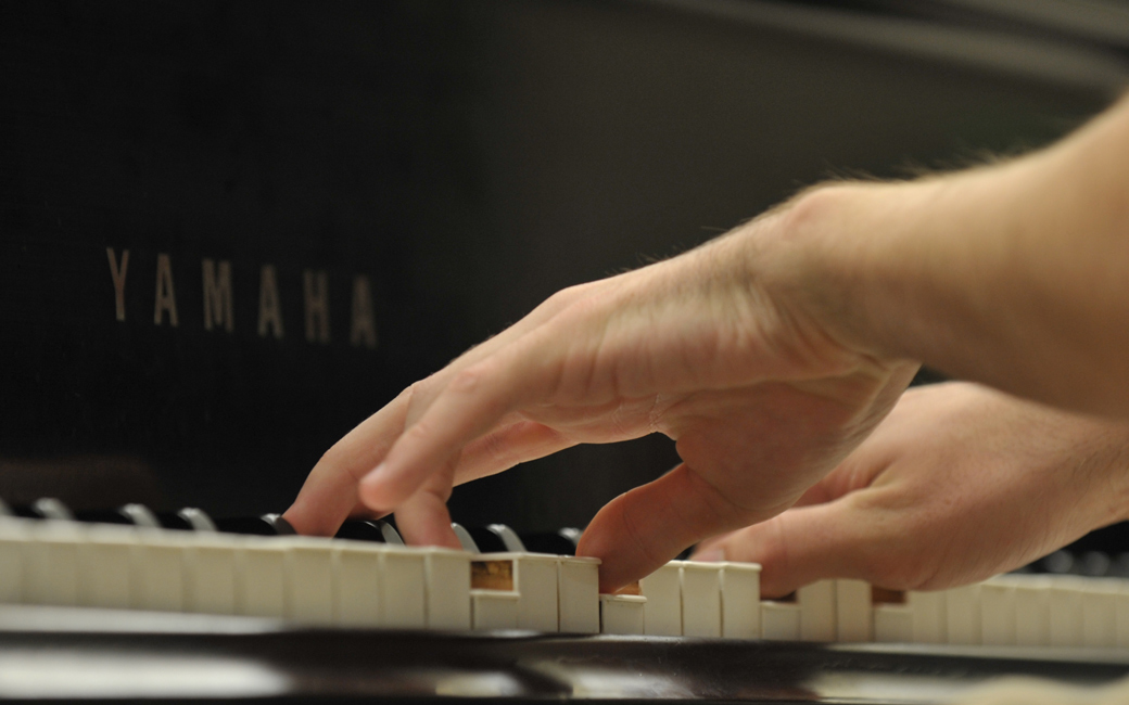 piano hands