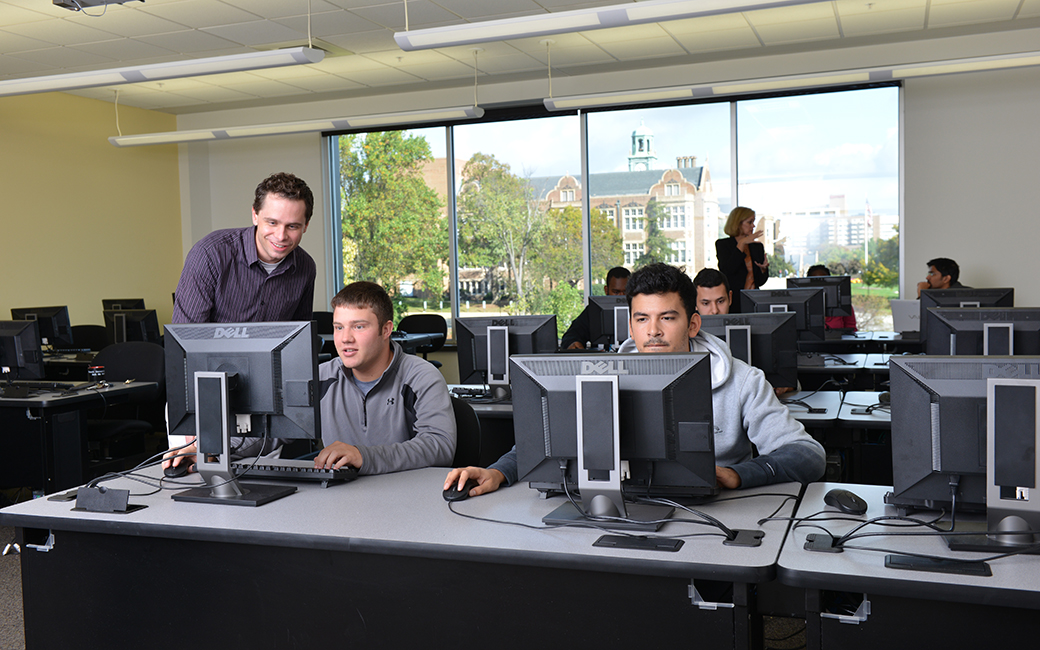 TU students in computer class