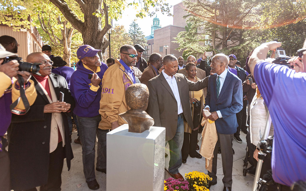 Dean Chapman unvieils bust in his honor