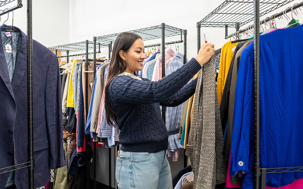 Student shopping SuiTUp Professional Attire Closet