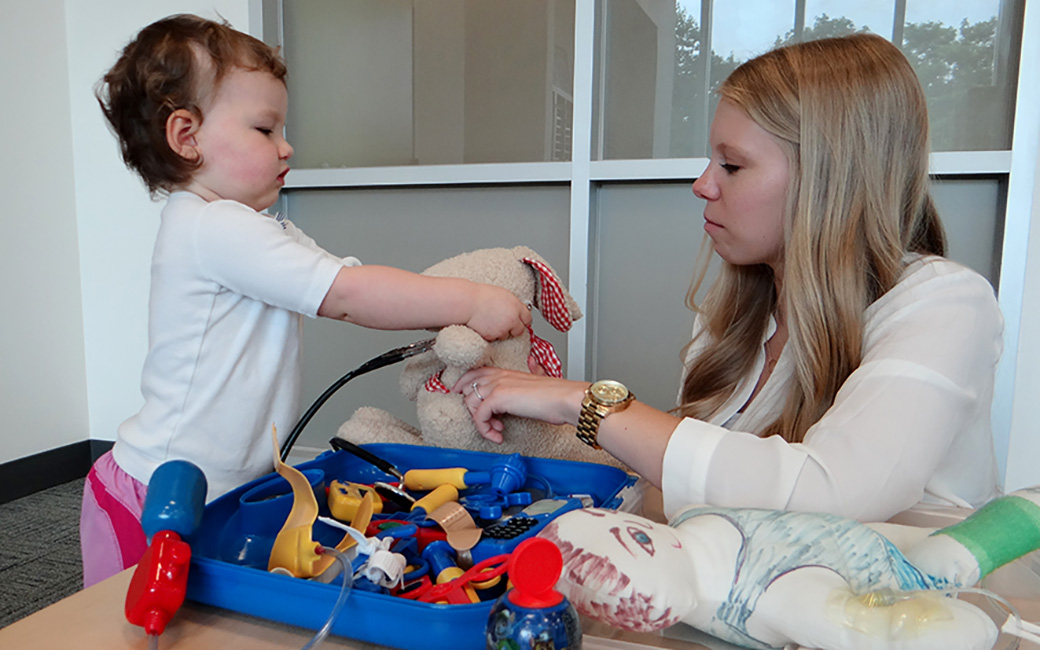 What is a typical college program for a child life specialist?