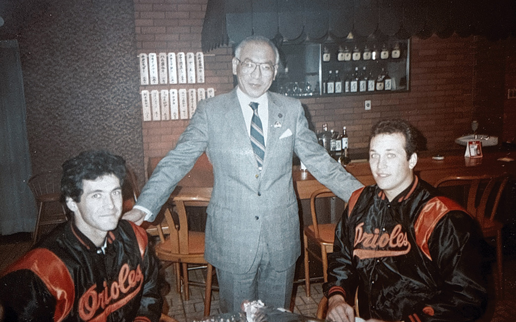Dr. Nakazawa with Orioles pitcher Mike Boddicker and shortstop Cal Ripken, Jr. at Kawasaki Baseball Stadium, 1984.