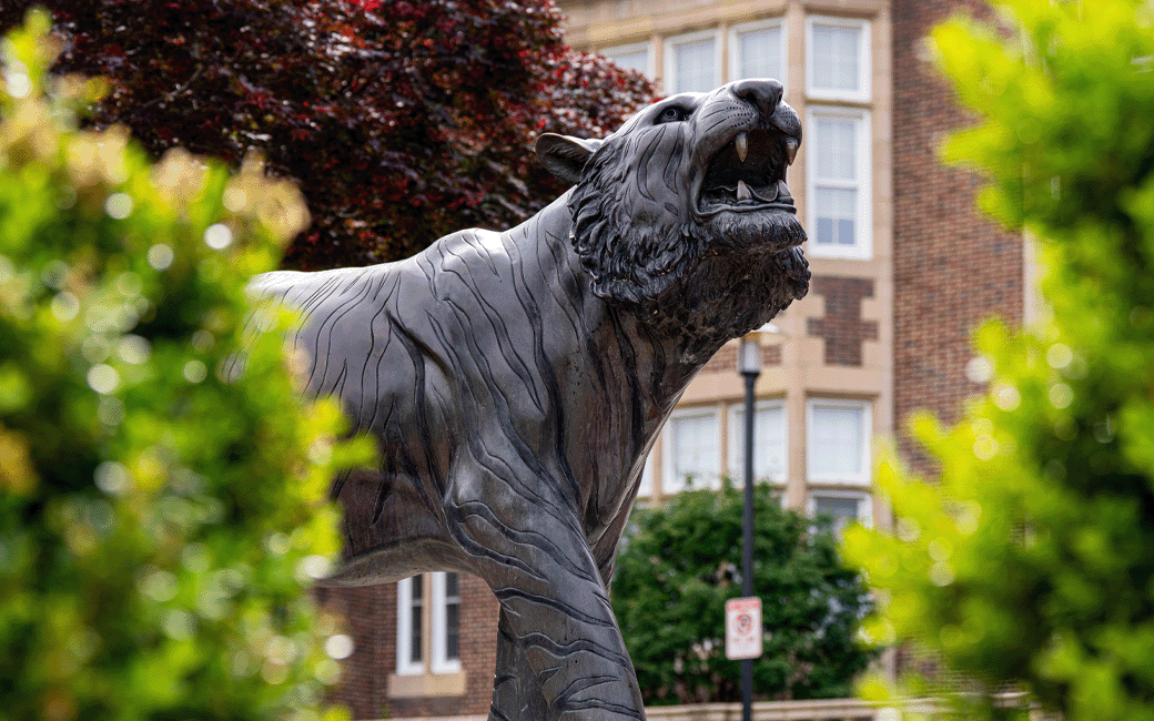 tiger statue