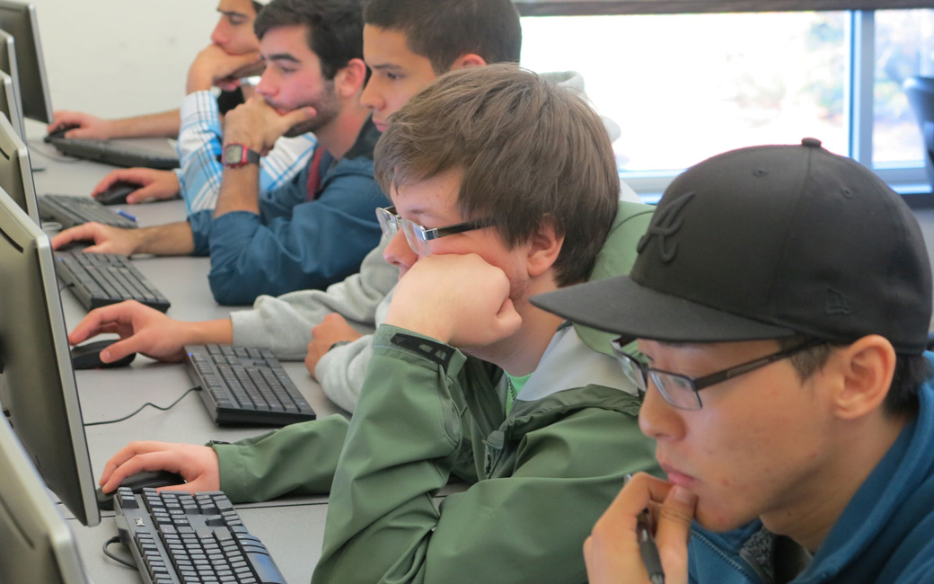 TU students using computers