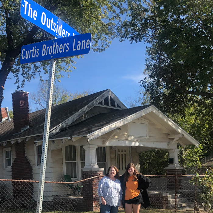 Laura Mangan-Grenier with her daughter at Outsiders museum