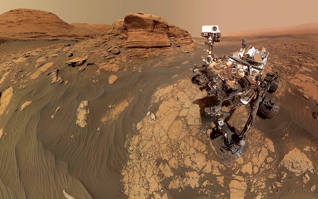 Photo of the Mars rover Curiosity in front of Mont Mercou