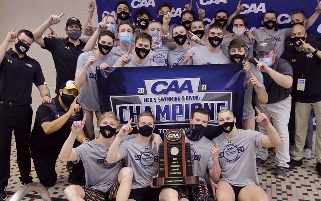 Men's swimming and diving team group photo