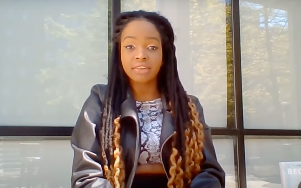 Adeola presenting her startup