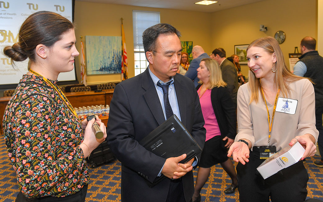 Maryland State Delegate Mark Chang talks with TU Students