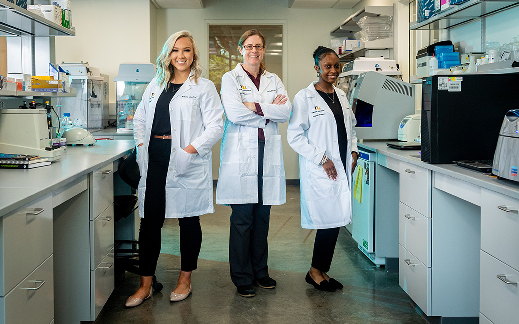 women in lab women in lab