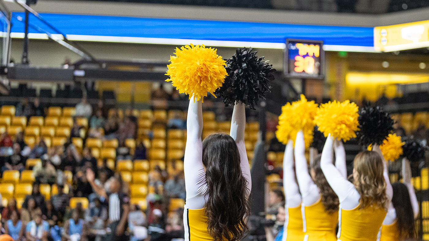 TU cheerleader