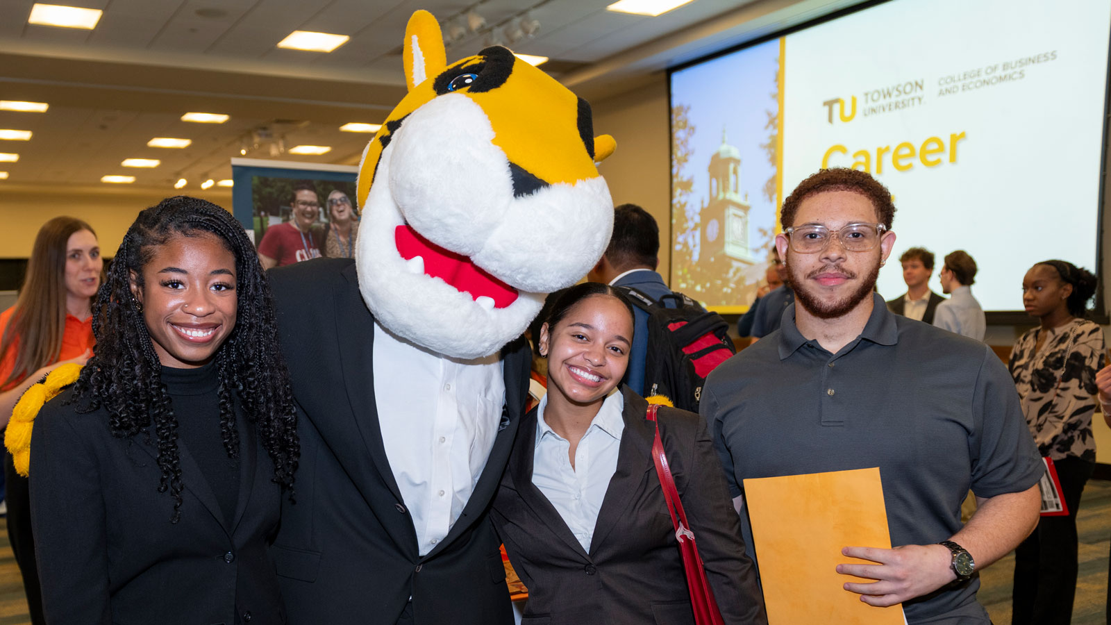 Doc with TU students