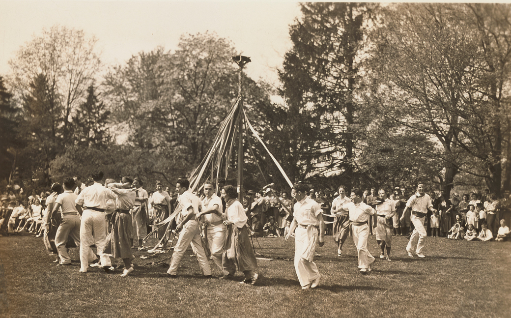 Students around the may pole in 1944. 