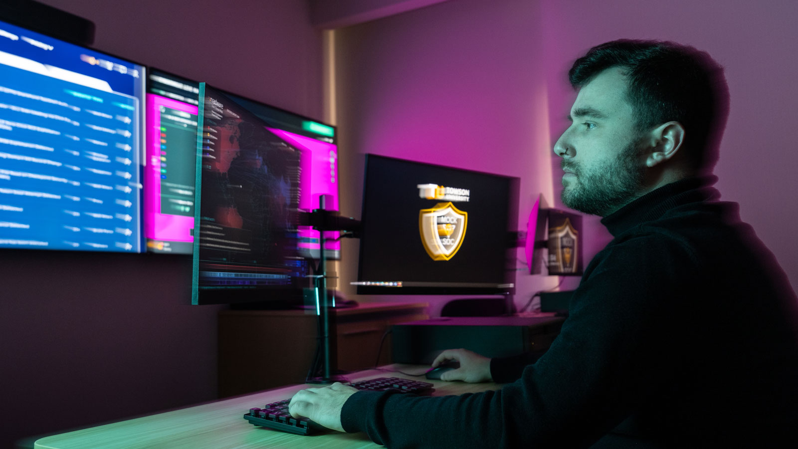 TU student simulating a MOCK SOC