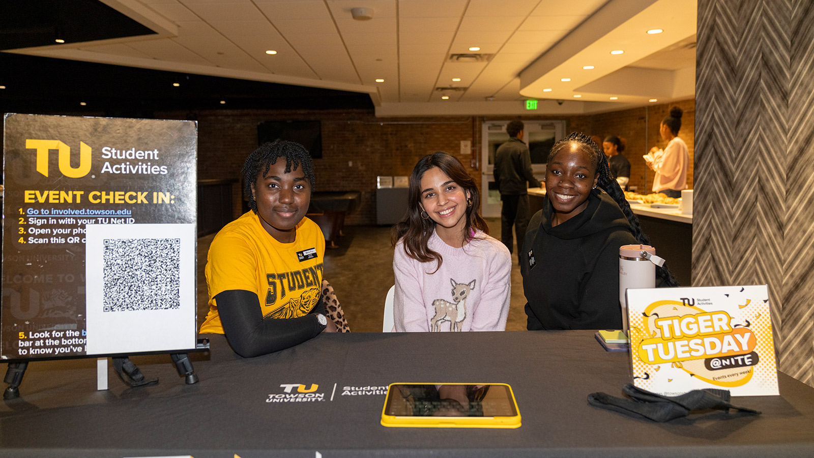 tigers welcoming students to a weekly trivia night