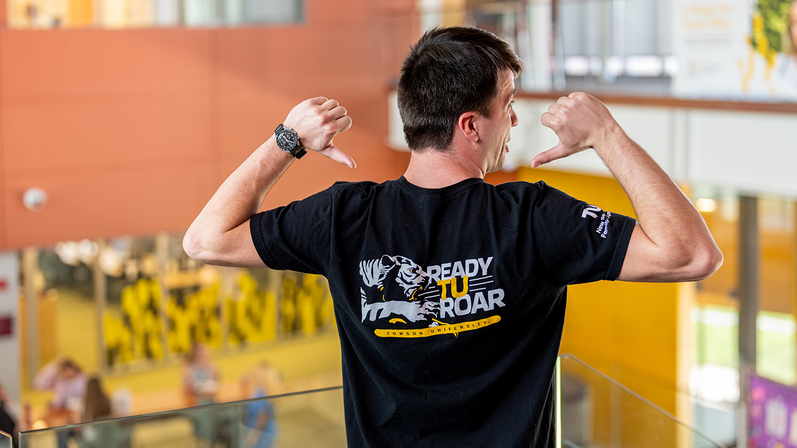 Vlad Cherkevnov's back - t-shirt was READY TU ROAR