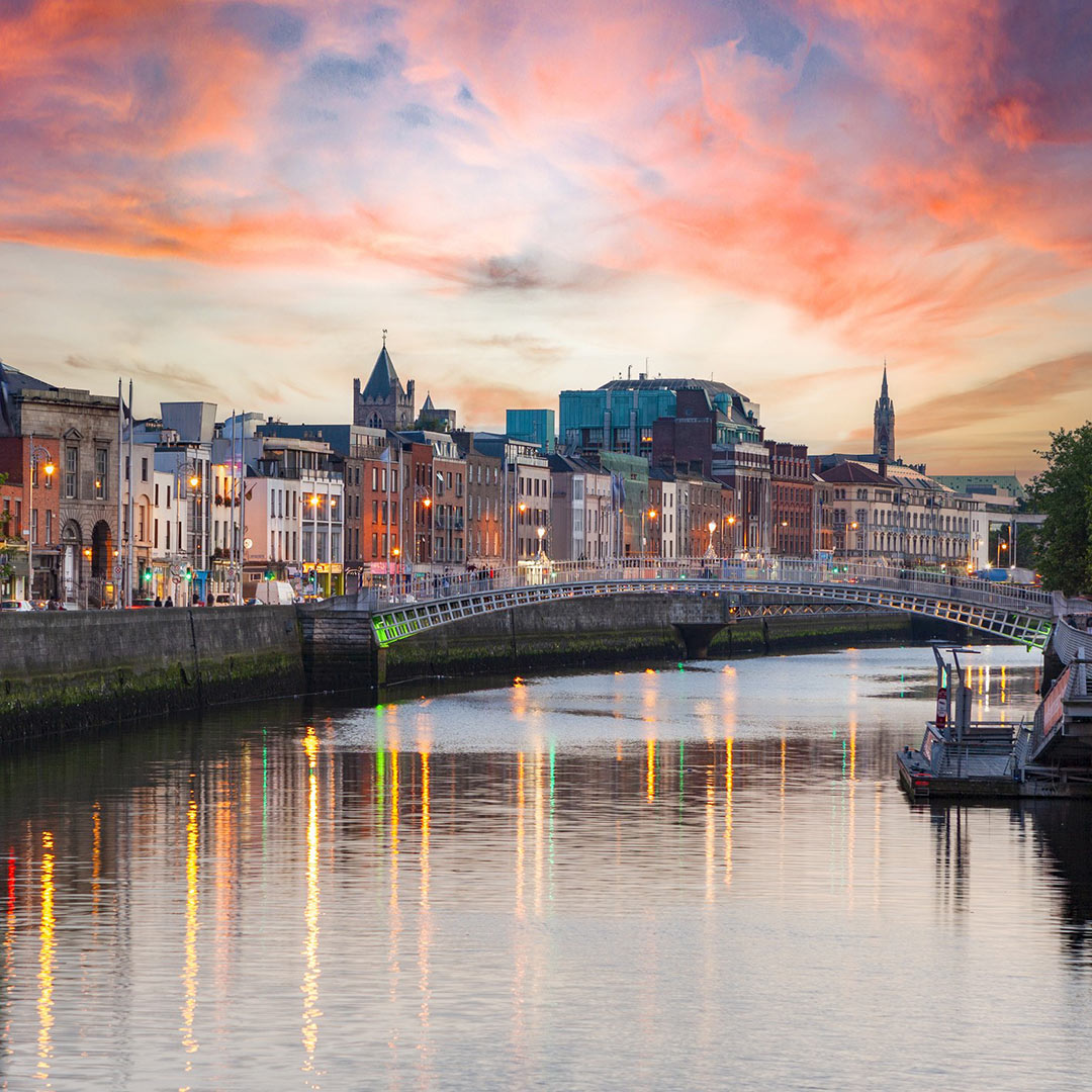 Ha'penny Bridge at night in Dublin, Ireland