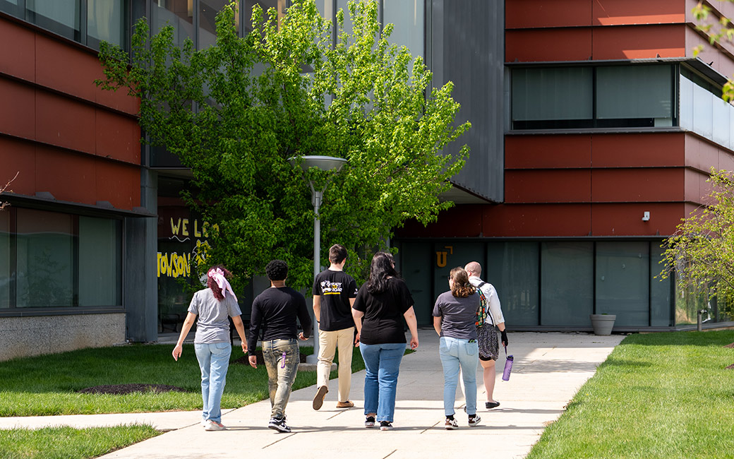 Students walking on the TUNE campus